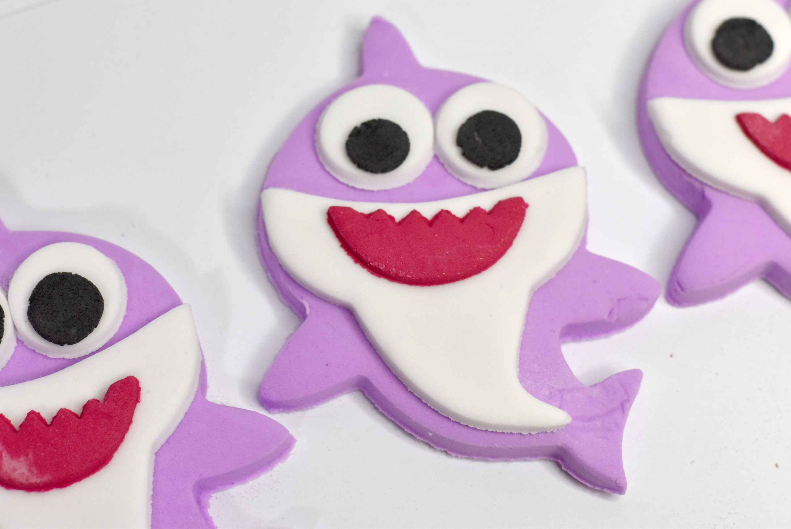 Baby Shark -Doo Doo Doo Doo – Bubble Bars Using a Play-Doh Set